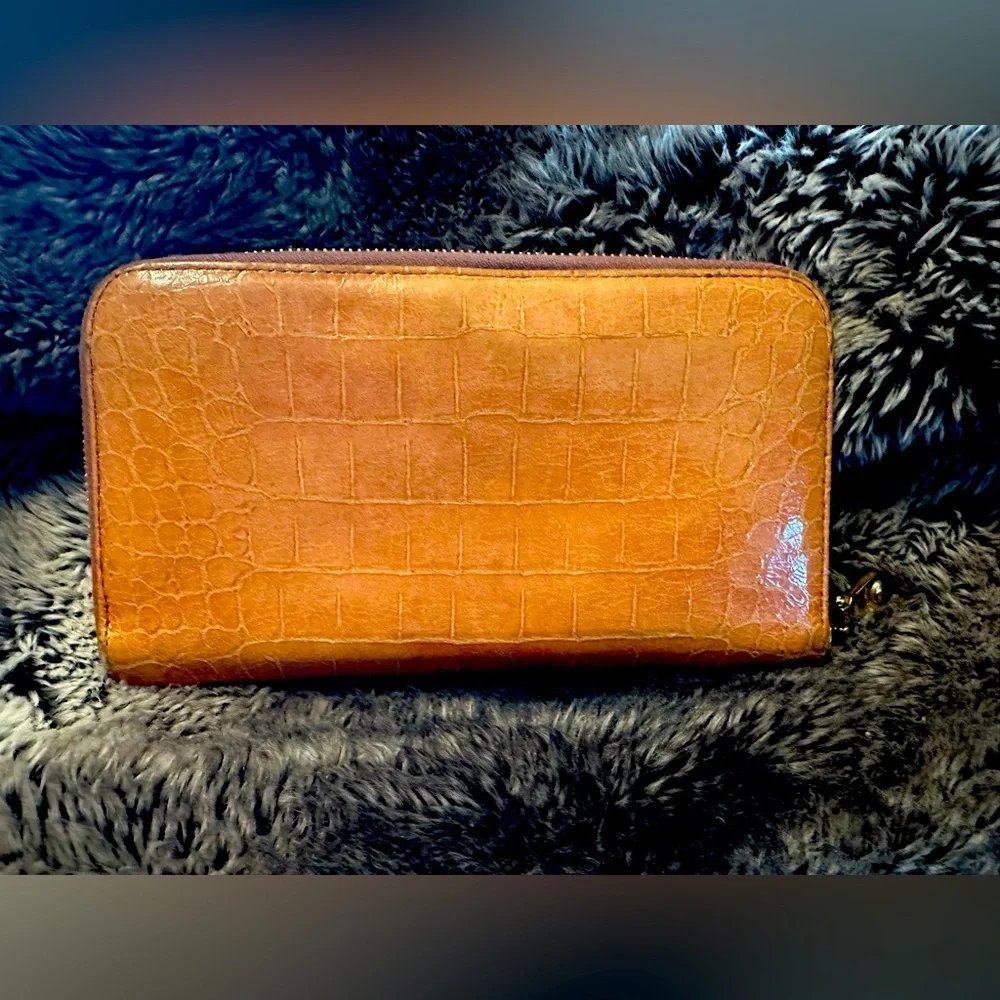 Miu Miu Brown Croc Embossed Wallet - Picture 2 of 6